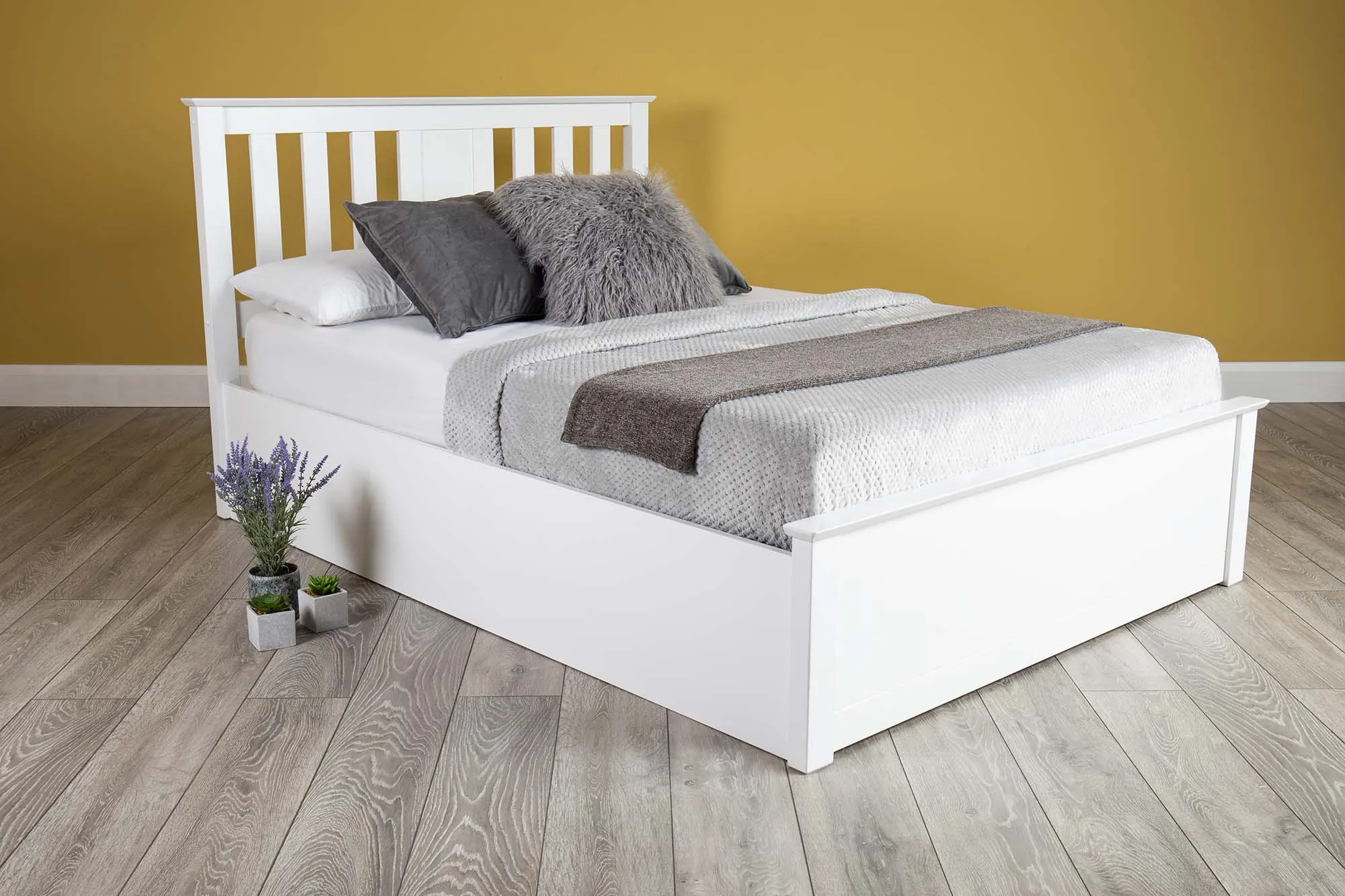 Chester Bright White Ottoman Storage Bed Frame - 4ft6 Double